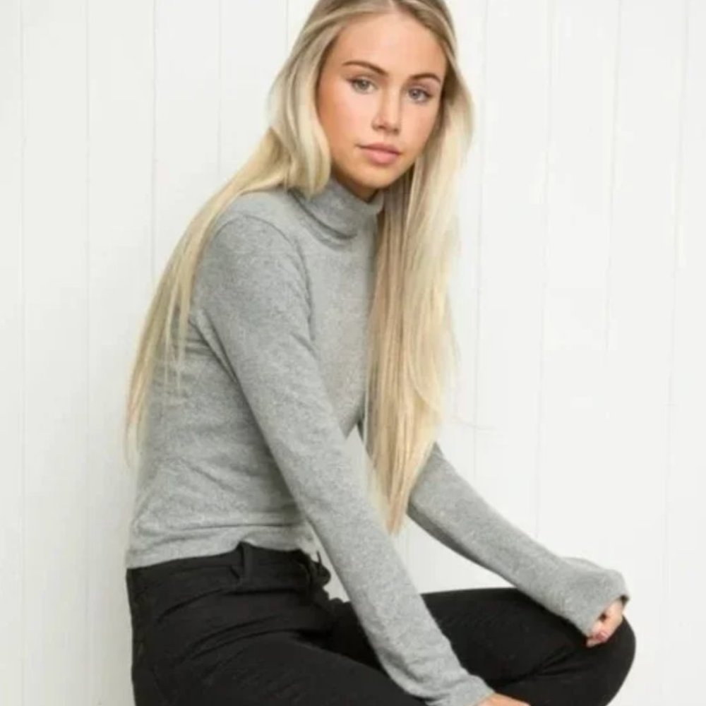 BRANDY MELVILLE - ONE SIZE Cropped Turtleneck Sweater - Grey